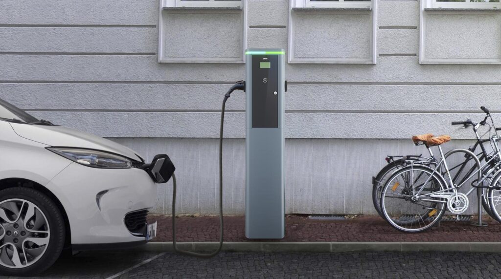 SIMON apuesta por la sostenibilidad y lanza al mercado tres nuevos puntos de carga para vehículos eléctricos