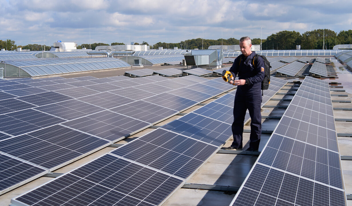 La nueva solución “Todo en Uno” de Fluke simplifica la verificación y la comprobación del rendimiento y la seguridad de los sistemas fotovoltaicos