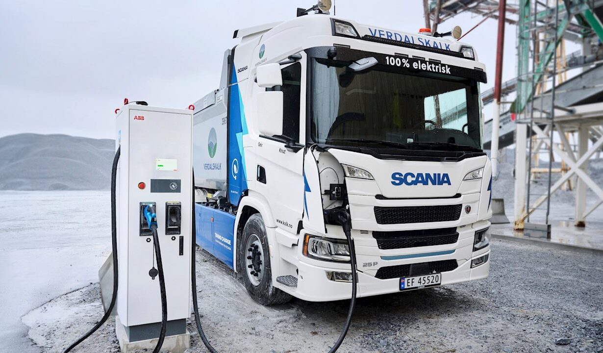 ABB E-mobility colabora con Scania a nivel mundial con soluciones de carga de vehículos eléctricos