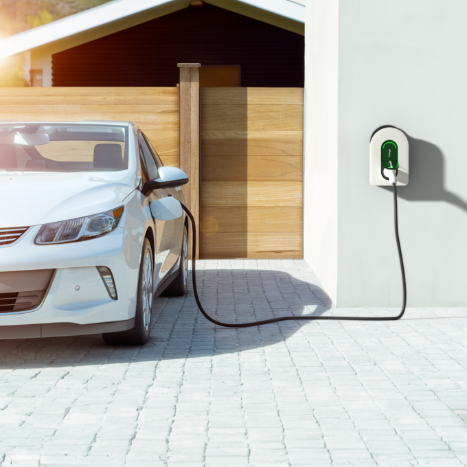 Schneider Electric lanza Schneider Charge, un cargador residencial para vehículos eléctricos que simplifica la instalación y la gestión energética del hogar