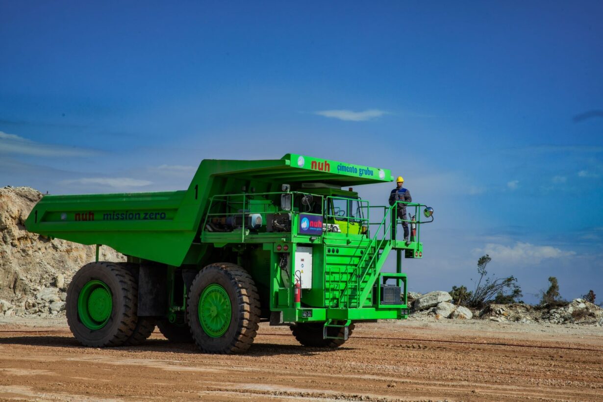 ABB impulsa un transporte minero más eficiente y sostenible con sus soluciones eléctricas en Mining and Minerals Hall 2024