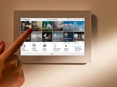 ABB presenta OneTouch 7": único panel para la automatización del hogar y la comunicación por videoportero